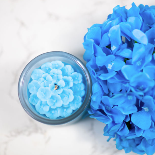 Hydrangea Flower Top Candle 8oz - Raymond's Hallmark