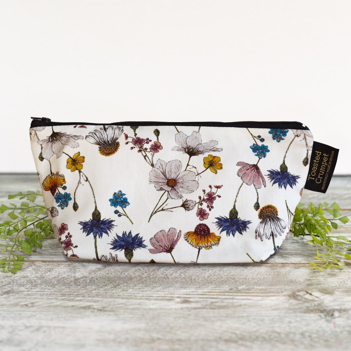 Regency Gardens Makeup Bag - Raymond's Hallmark