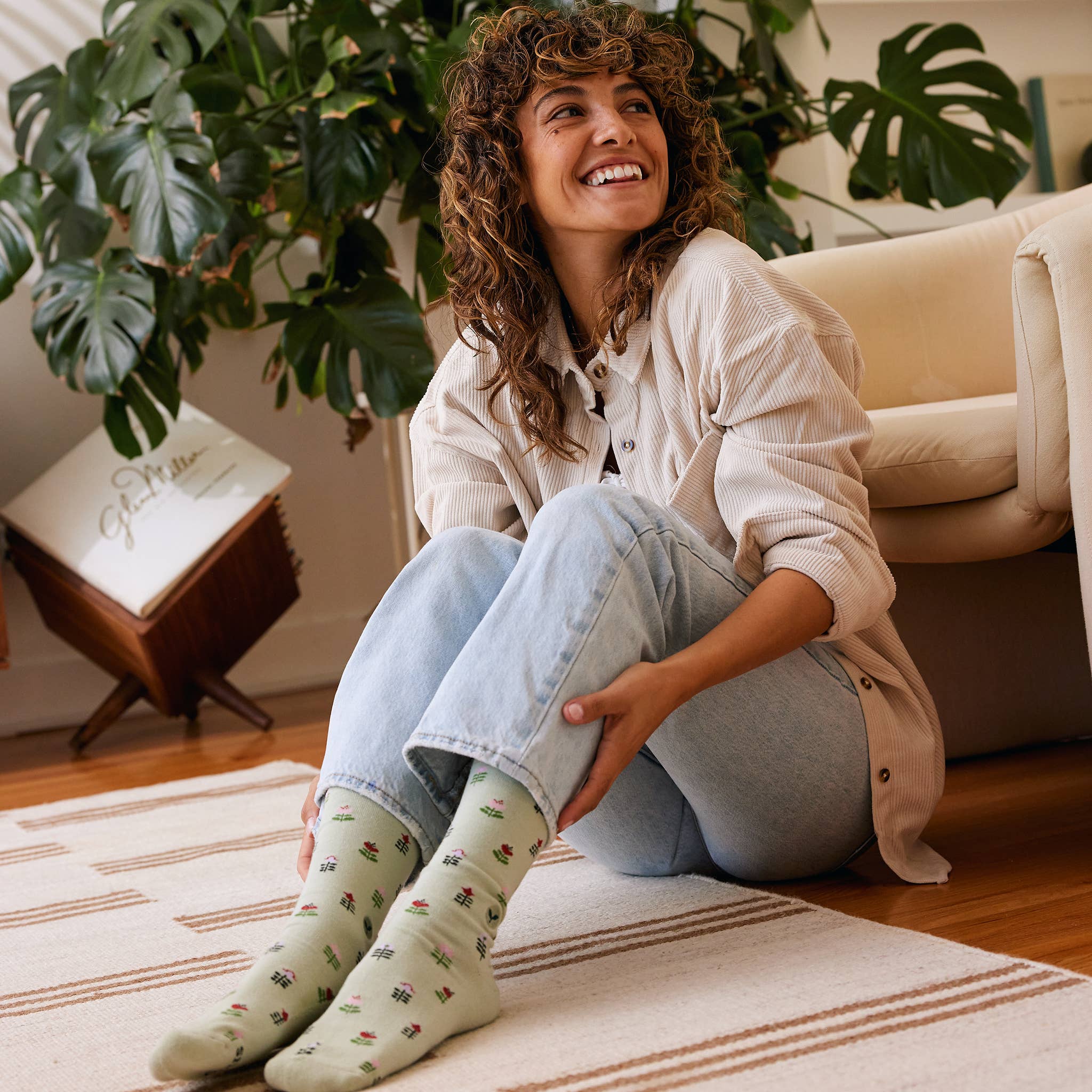 Socks That Plant Trees Green Tulips - Raymond's Hallmark