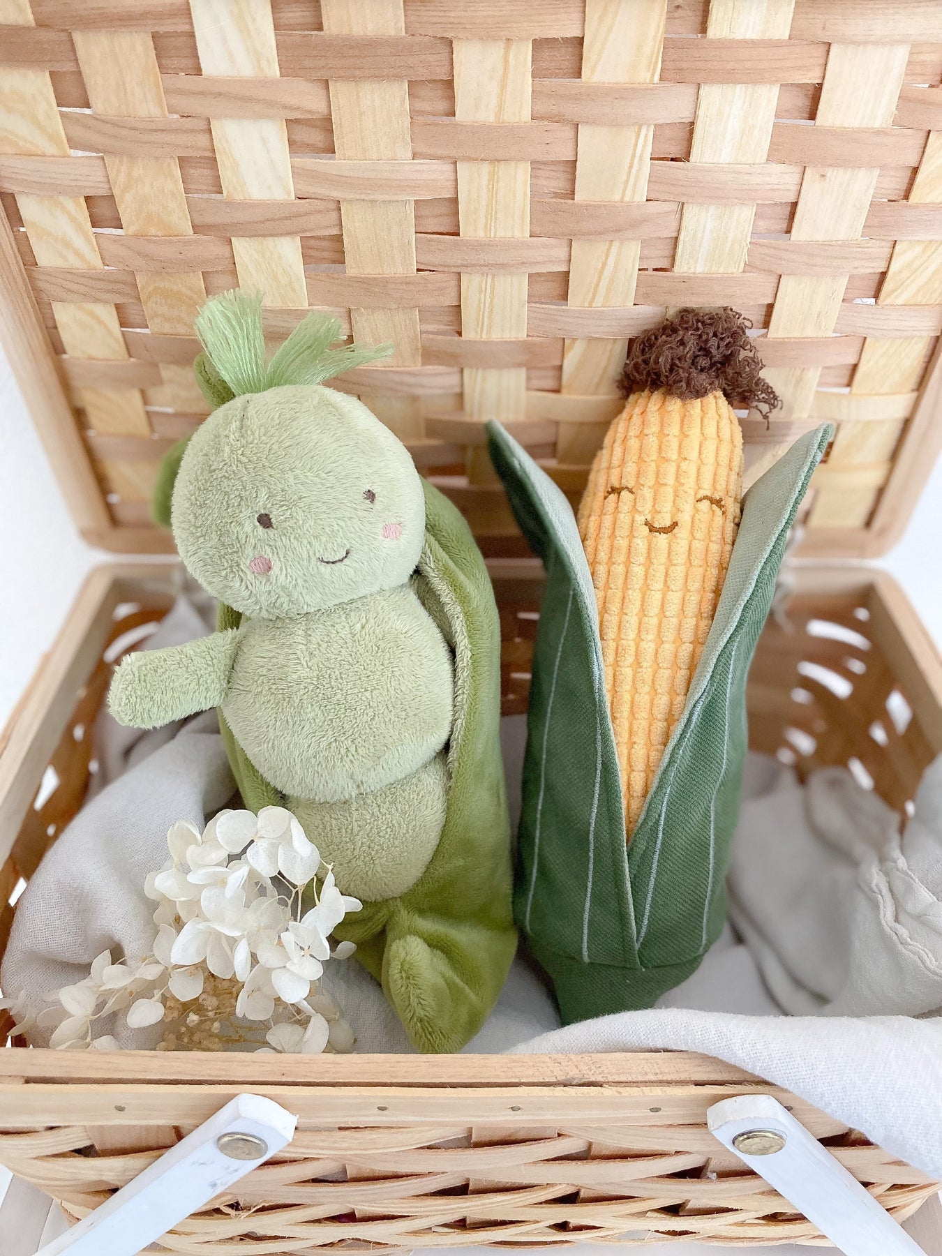 Mon Ami Pia Pod - Raymond's Hallmark
