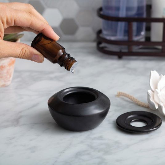 Porcelain Aroma Diffuser Gardenia with Peppermint Oil - Raymond's Hallmark