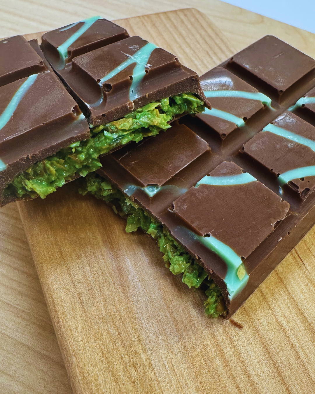 Dubai Chocolate Pistachio - Raymond's Hallmark