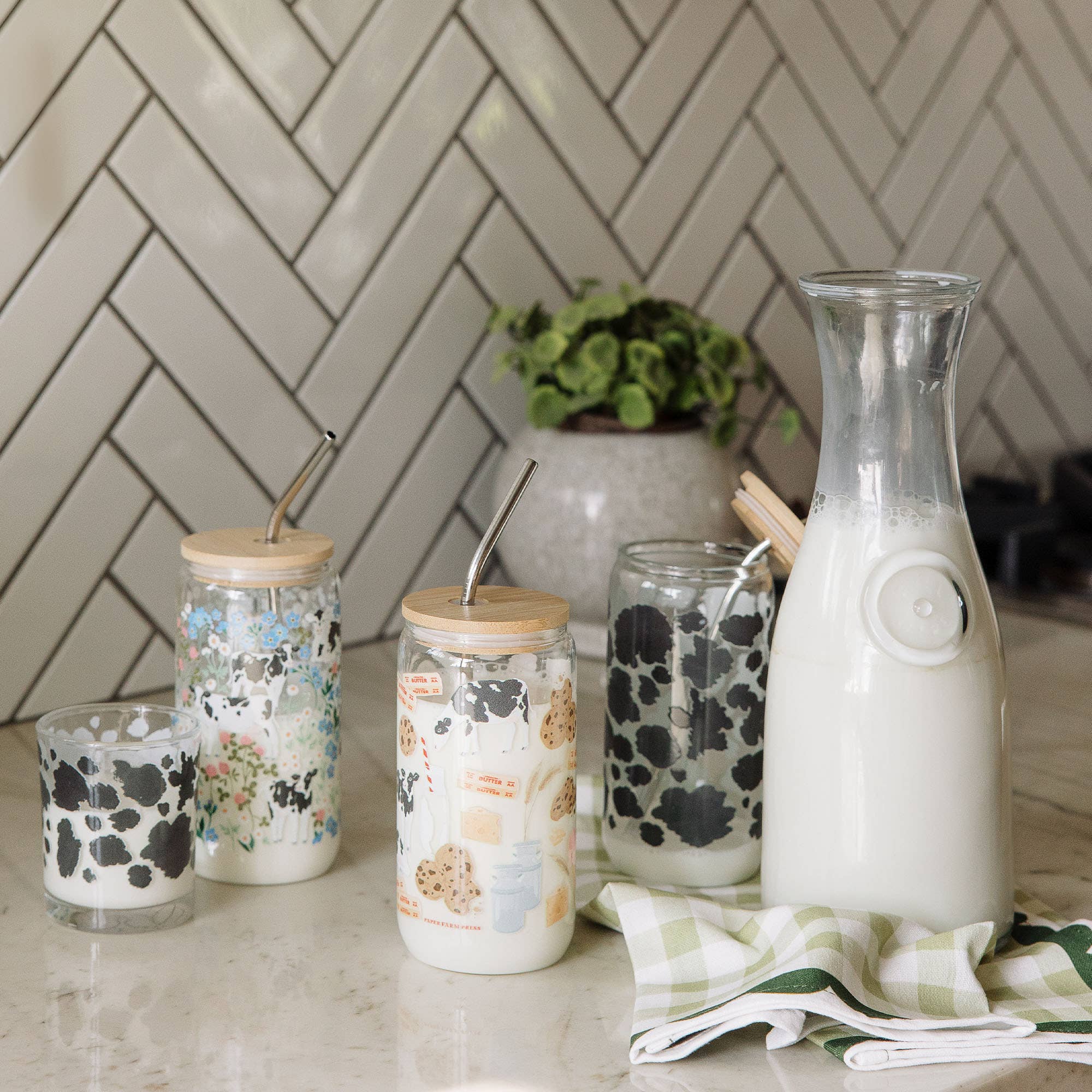Milk Cows & Flowers Glass Can - Raymond's Hallmark